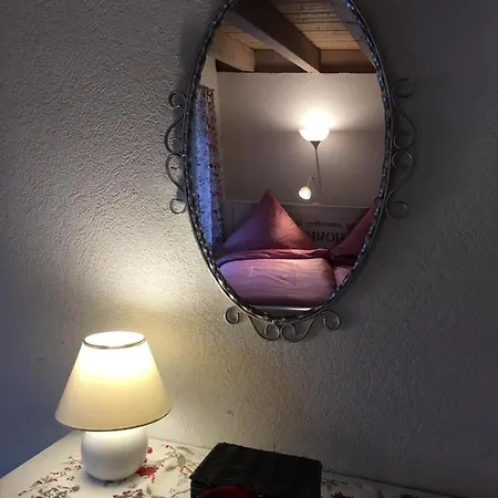 Kleines Haus Silberdistel